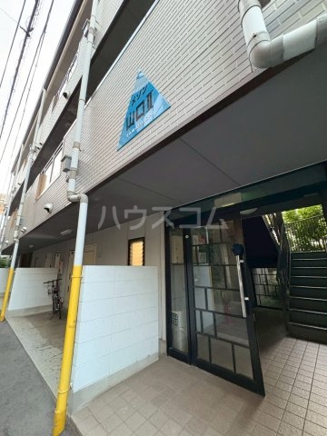 23/30 エントランス