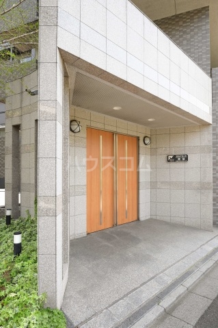 25/29 エントランス