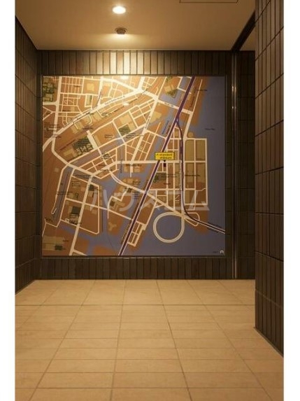 21/30 エントランス