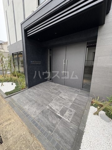 28/30 エントランス