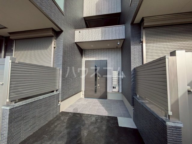2/4 エントランス