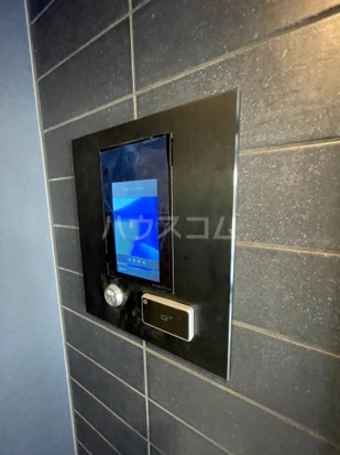 25/30 エントランス