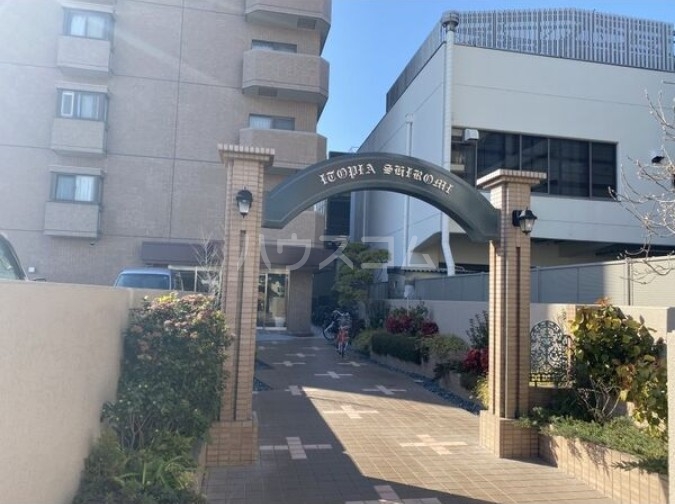 2/2 エントランス