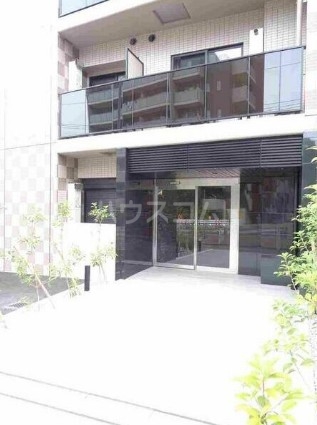 16/21 エントランス