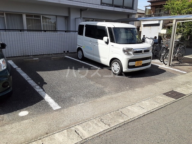 18/25 駐車場
