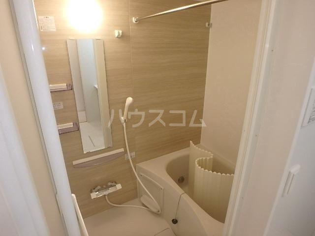 13/30 浴室