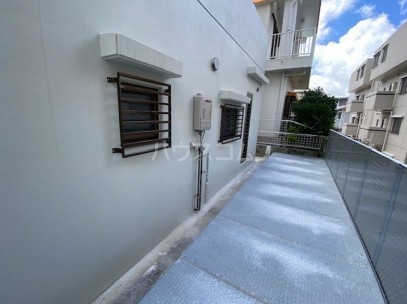 16/19 エントランス