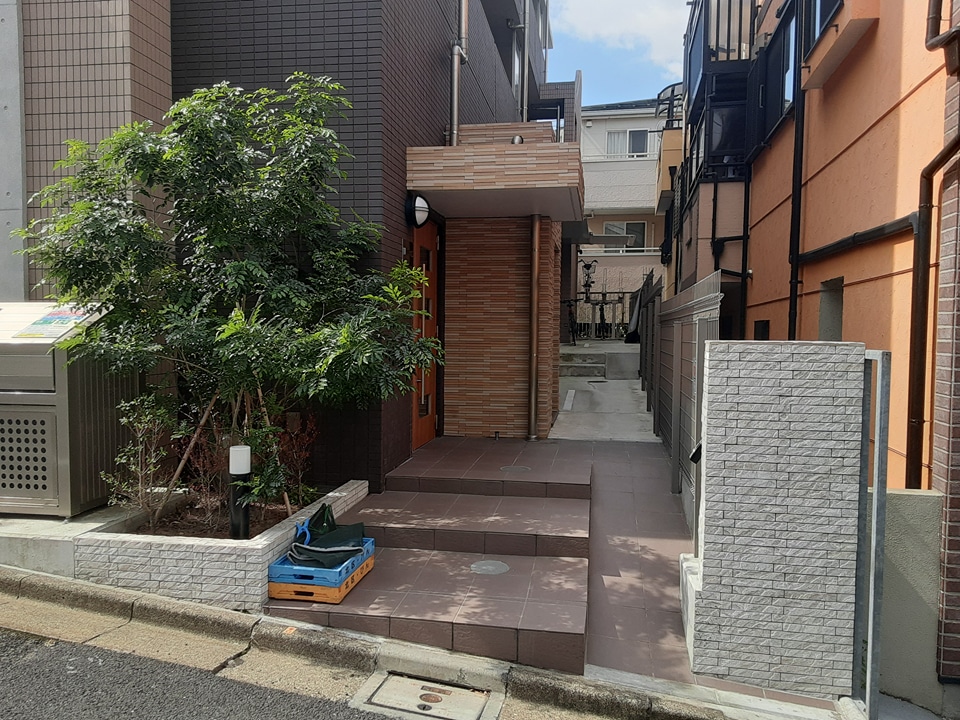 2/4 エントランス