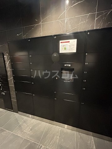 23/30 エントランス