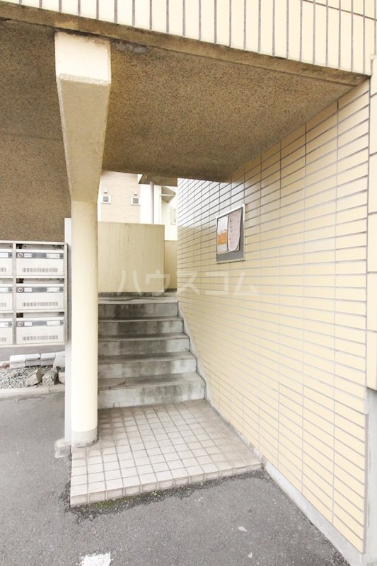 19/22 エントランス