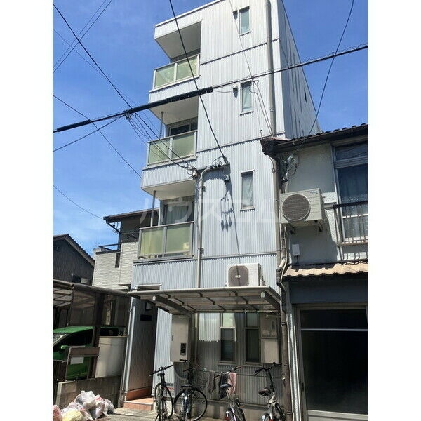 14/21 エントランス