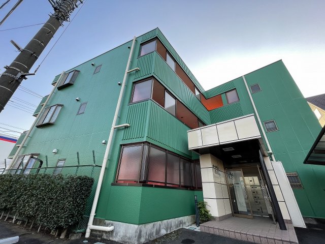 24/30 エントランス