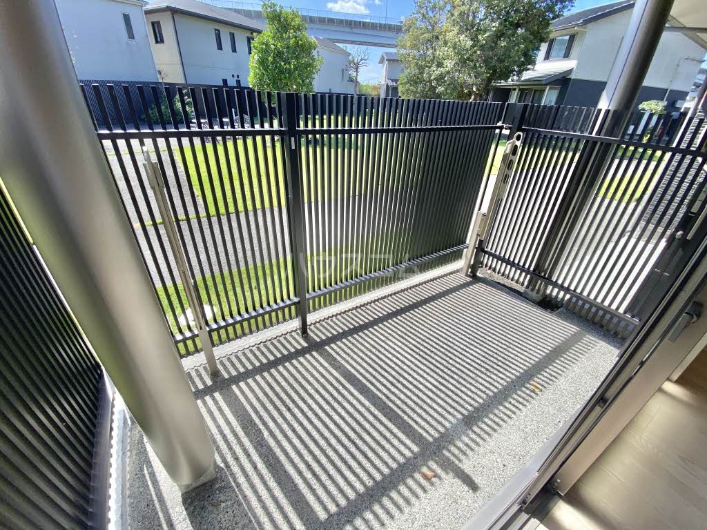 13/21 バルコニー