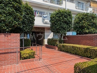 2/3 エントランス