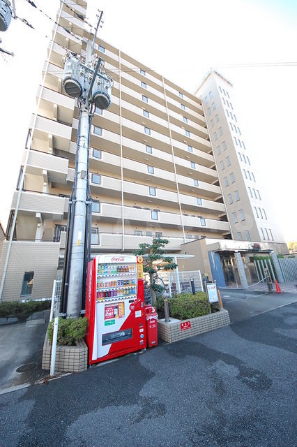 13/20 エントランス