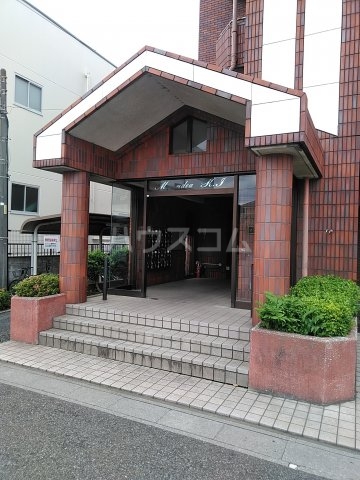 2/4 エントランス