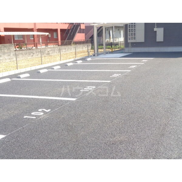 20/30 駐車場