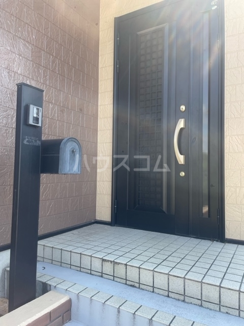 28/30 エントランス