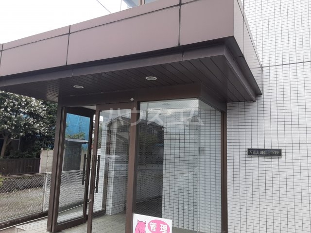 23/30 エントランス