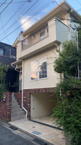 世田谷区新町１丁目貸家の外観
