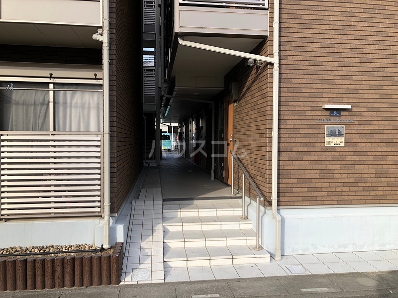 14/20 エントランス