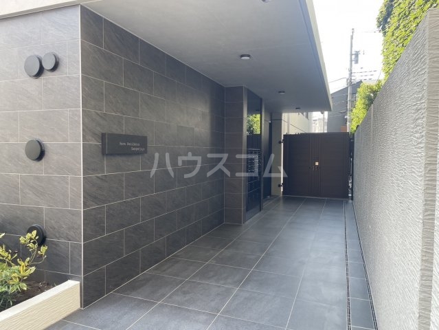 29/30 エントランス