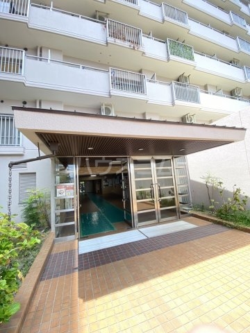 2/5 エントランス