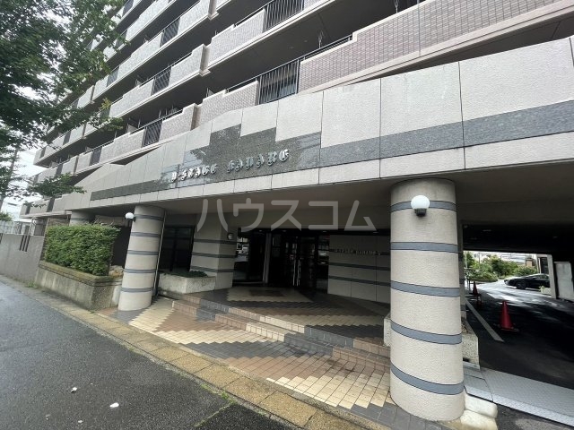 20/30 エントランス