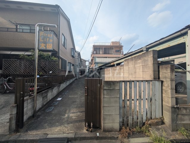 27/30 エントランス