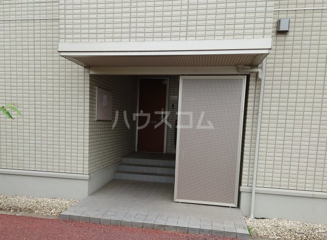 25/29 エントランス
