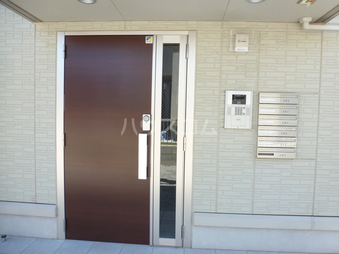 19/26 エントランス