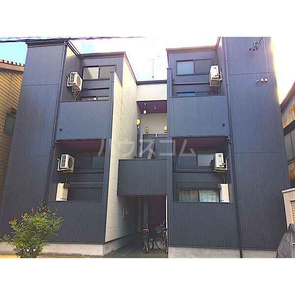 23/25 エントランス