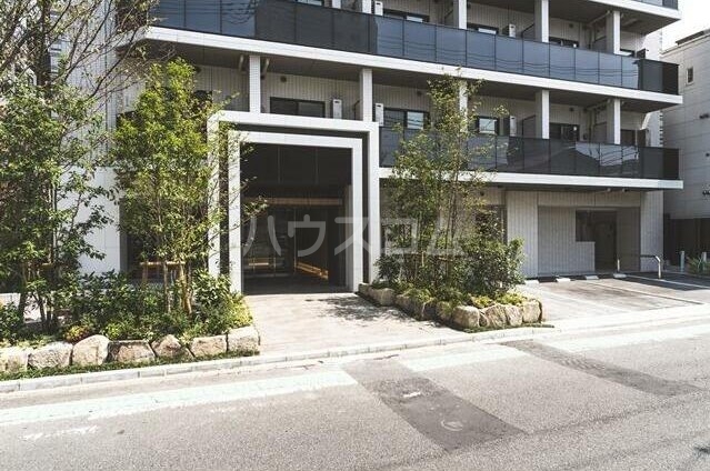 18/30 エントランス