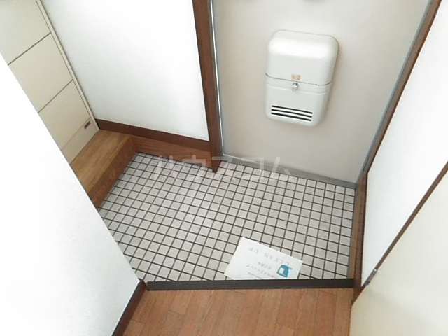 14/30 玄関