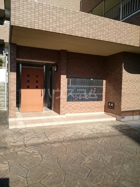 19/28 エントランス