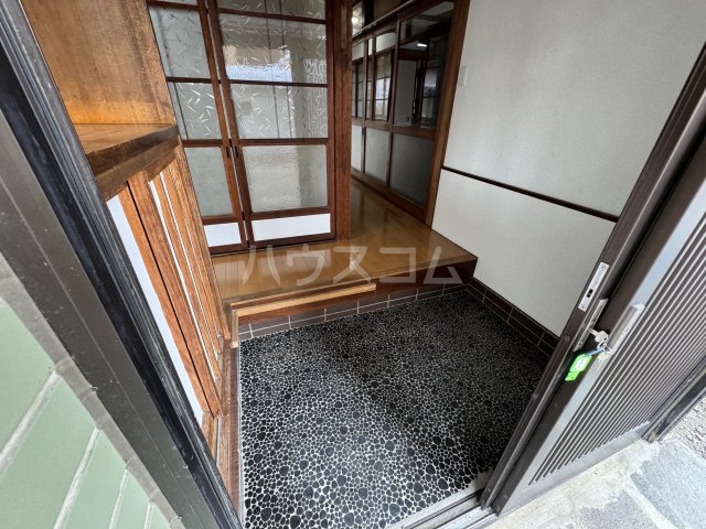14/30 玄関