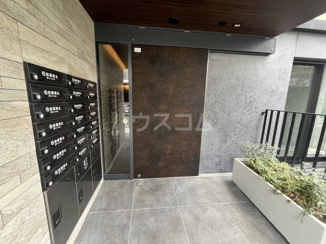 25/30 エントランス