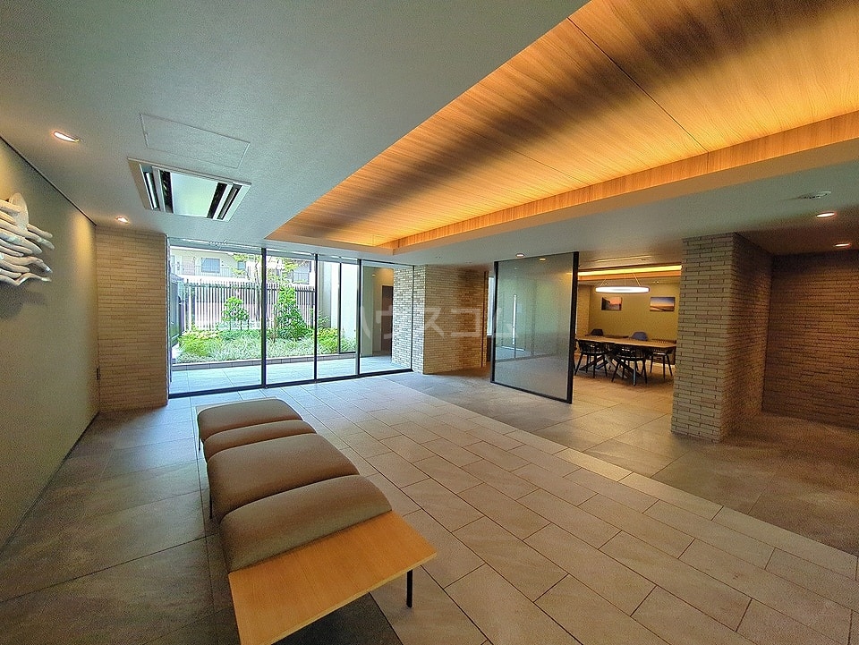 2/4 エントランス