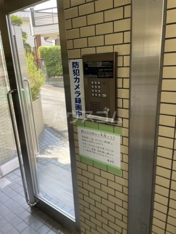 21/30 エントランス