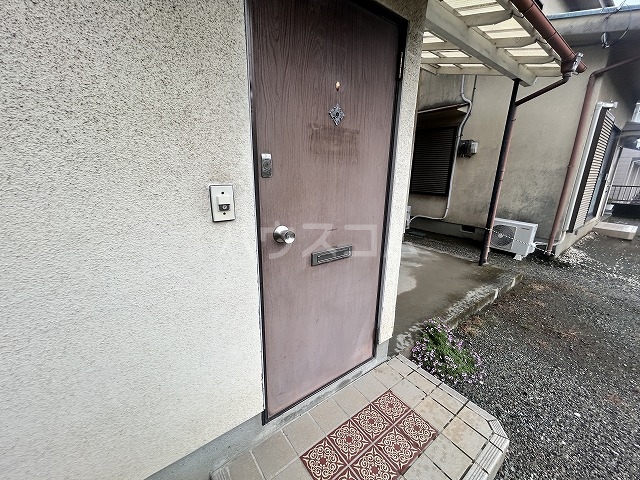 22/30 エントランス