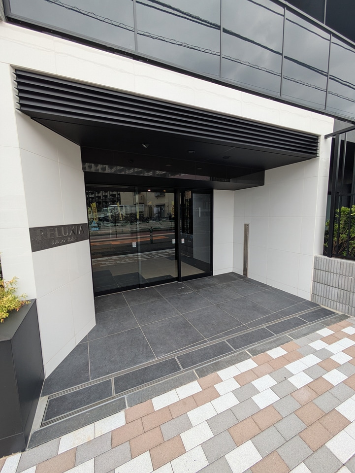 28/30 エントランス