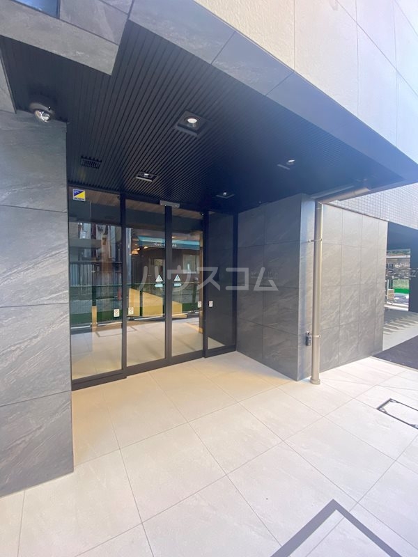 17/27 エントランス