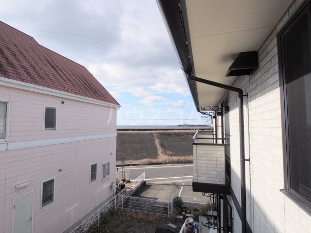 28/30 エントランス