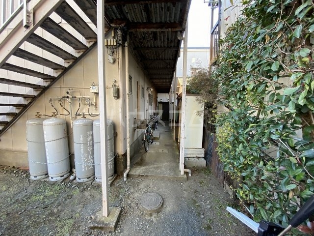 24/30 エントランス