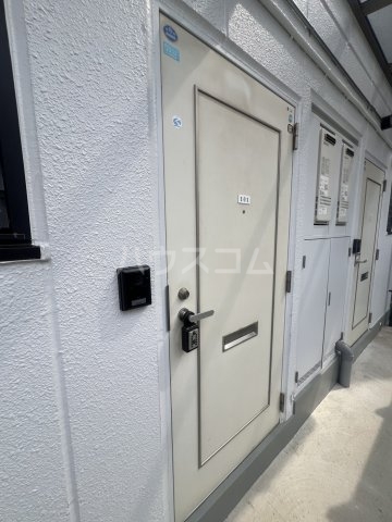 23/30 エントランス