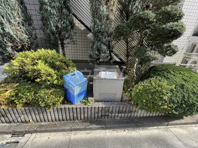 21/30 エントランス