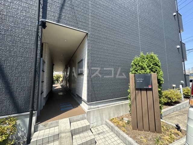 23/30 エントランス