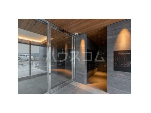 22/30 エントランス