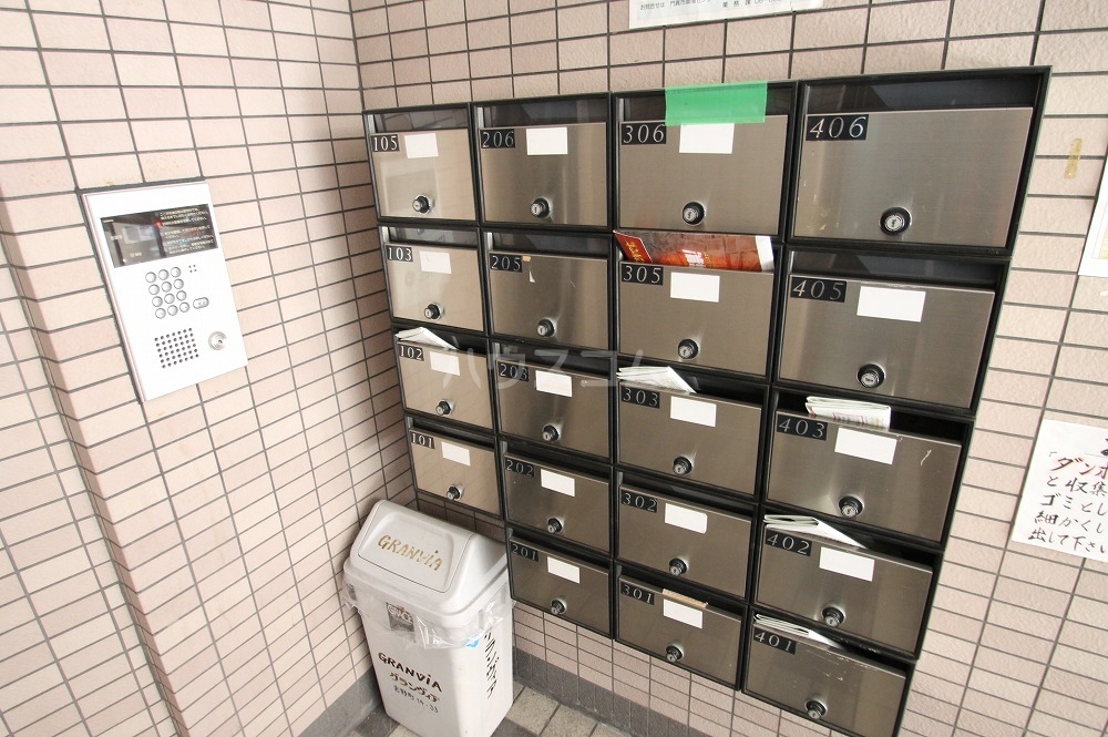 16/26 エントランス