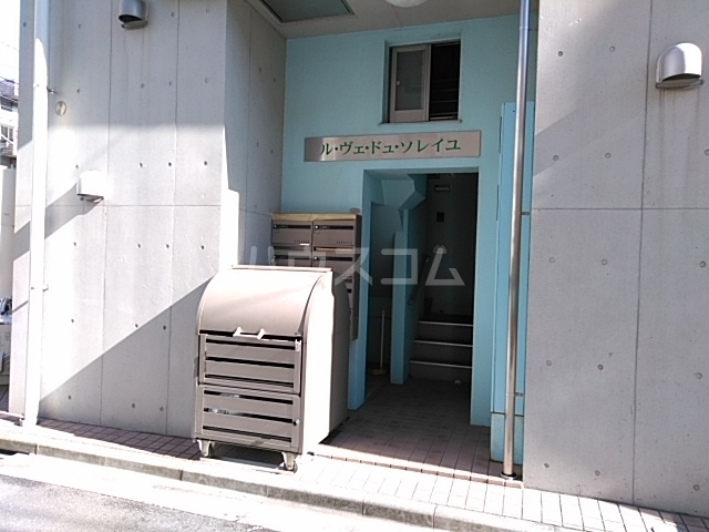 2/4 エントランス